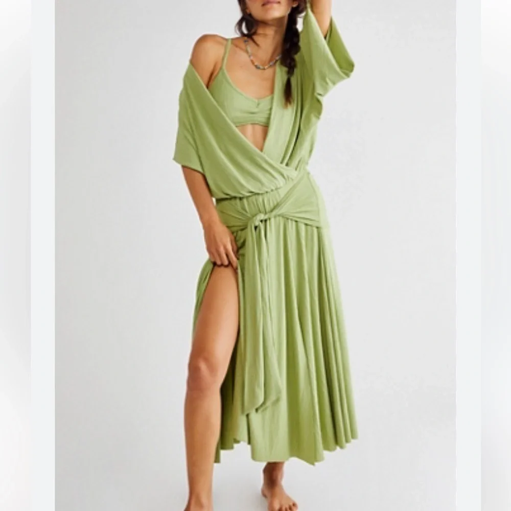 🔥Free People,FP Beach,Kauai black wrap, Gorgeous oversized Dress,Size Med.
